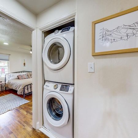 Charming Downtown Bungalow - King Bed, Office Туин Фолс Екстериор снимка