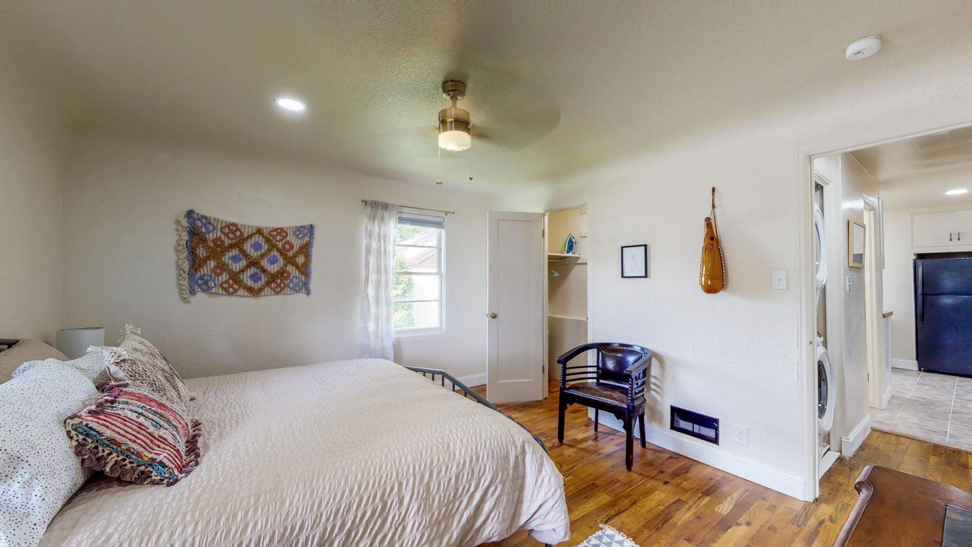 Charming Downtown Bungalow - King Bed, Office Туин Фолс Екстериор снимка