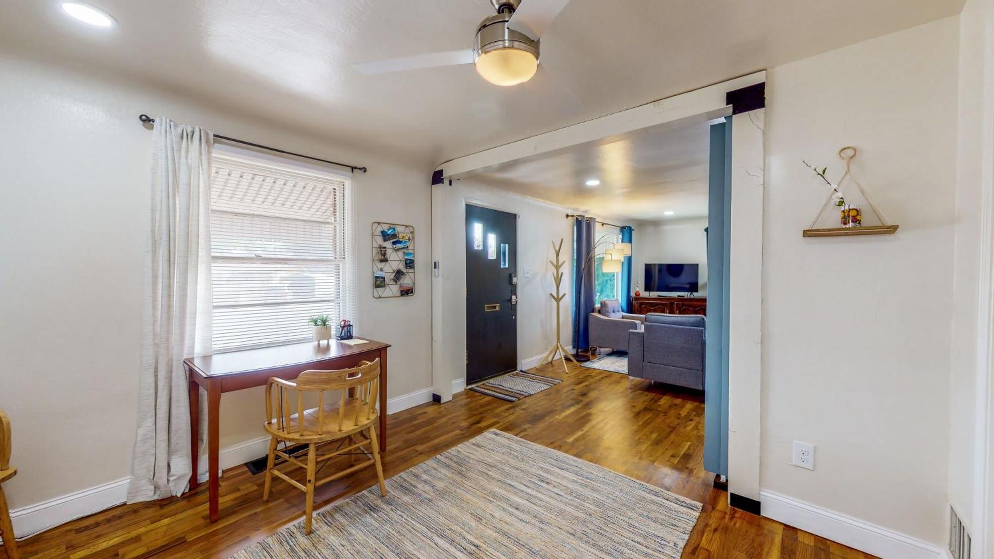 Charming Downtown Bungalow - King Bed, Office Туин Фолс Екстериор снимка