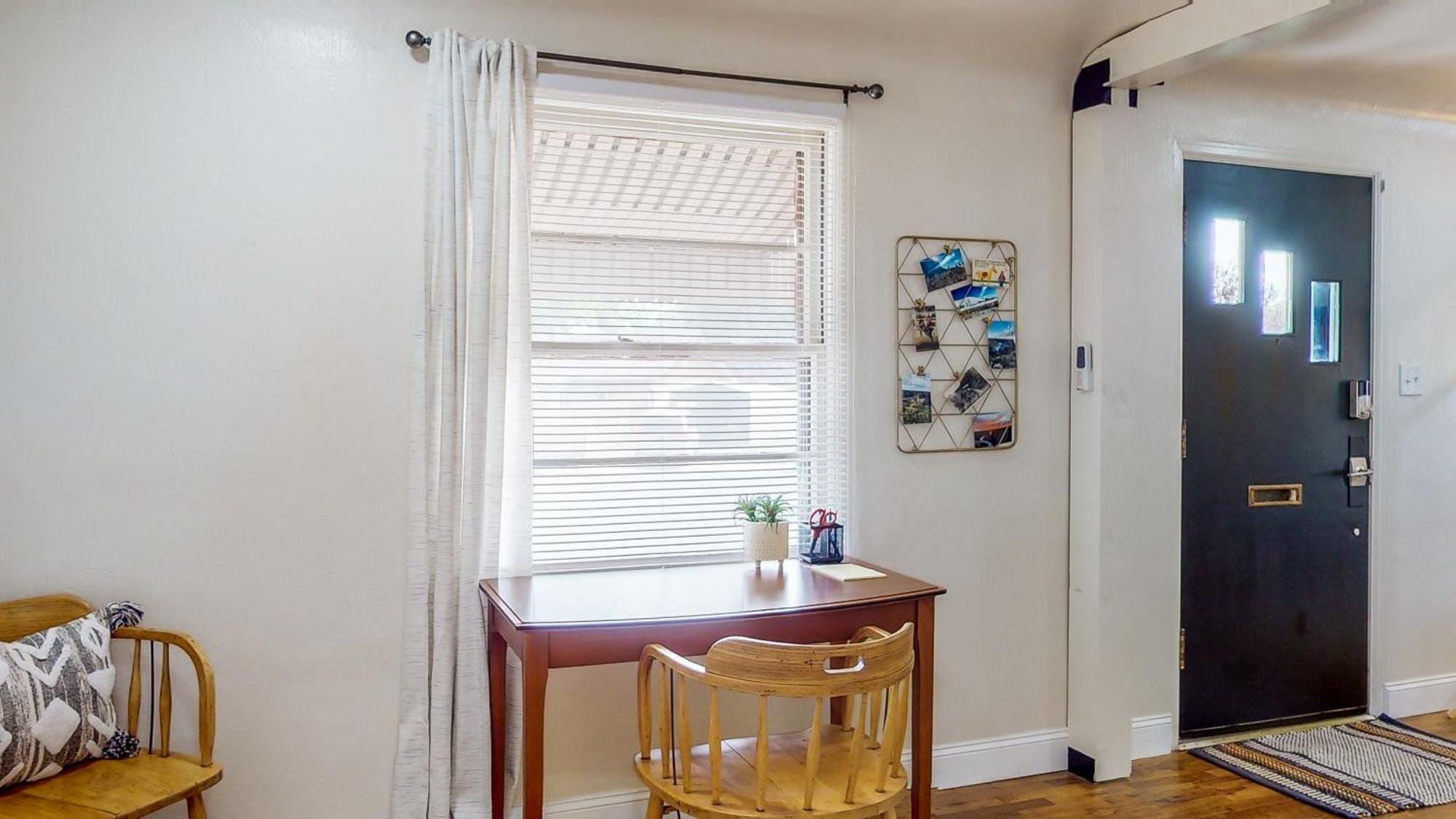 Charming Downtown Bungalow - King Bed, Office Туин Фолс Екстериор снимка